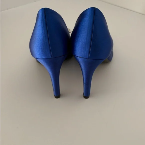 Roger Vivier High Heeled Blue Satin Pumps with Crystal Buckle Size 38 (7.5) - Picture 11 of 12